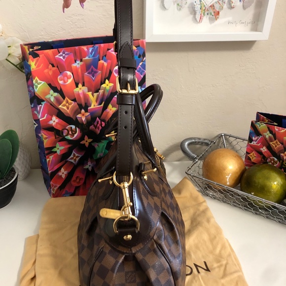 AUTH LOUIS VUITTON Damier Canvas Trevi PM Bag RARE - Picture 4 of 8